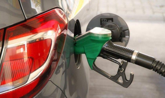 Benzine ve LPG'ye zam geldi!