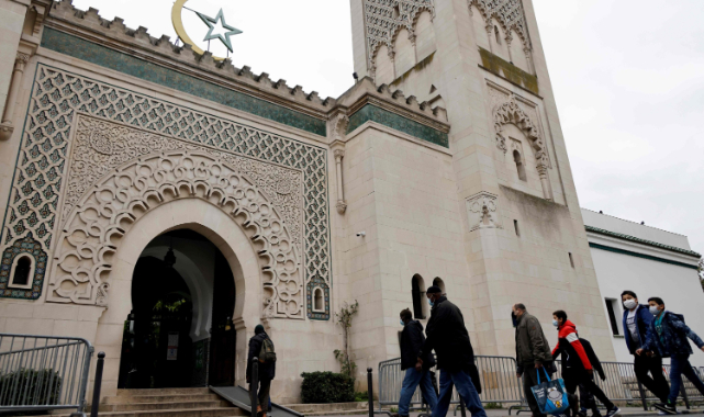 Fransa’dan skandal karar: 6 cami ve 10 dernek kapatılacak