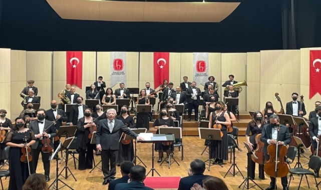 HacettepeSenfoni Orkestrası sezonu açtı
