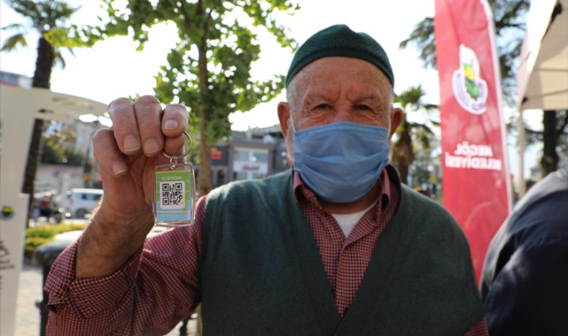 İnegöl Belediyesi’nden 65 yaş üzerine Hes Kodlu anahtarlık