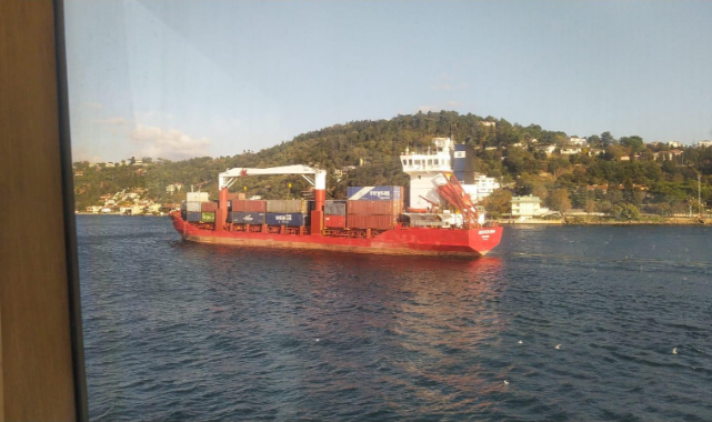 İstanbul Boğazı’nda gemi sürüklendi