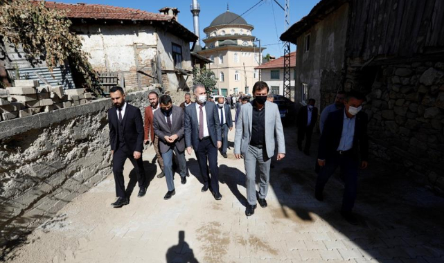 Kıran Mahallesinde yollar yenileniyor