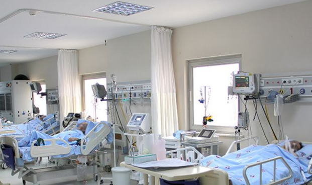 Kovid-19 hastaları zorunlu refakatçilere 'özel hastanelerde ücret ödemeyin' uyarısı