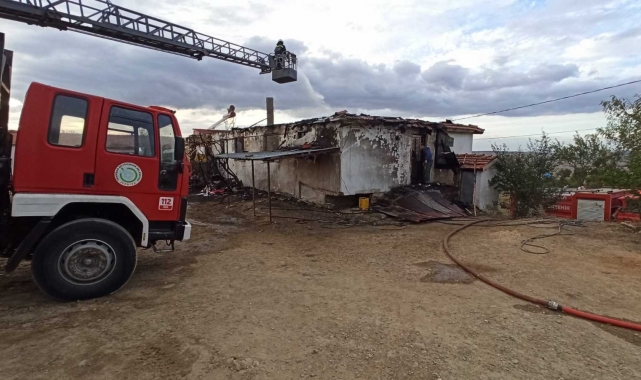Malkara'da 2 ev yandı: 1 kişi hastanelik oldu