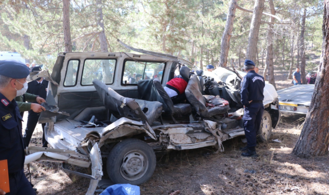 Öğrenci servisi devrildi, 5 kişi hayatını kaybetti