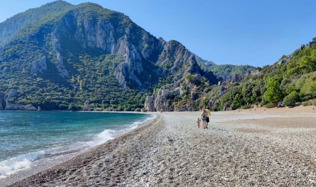 Sahiller Rus turistlere kaldı
