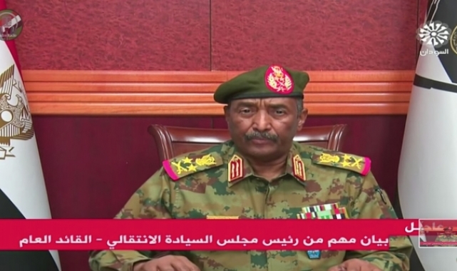 Sudan Egemenlik Konseyi Başkanı Burhan, Egemenlik Konseyi ve hükümetin feshedildiğini açıkladı