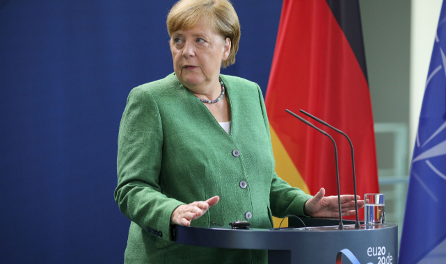 Yunan gazeteleri Merkel'i hedef aldı