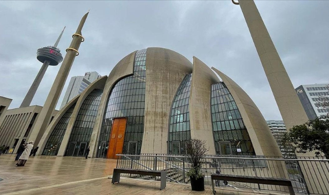 Almanya'da DİTİB Köln Merkez Camisi'ne kundaklama girişimi
