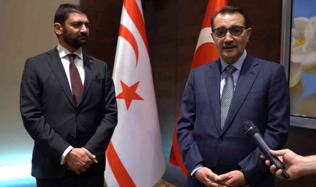 Bakan Dönmez: "KKTC'deki fuel oil santralleri doğal gaz santraline dönüştürülecek"