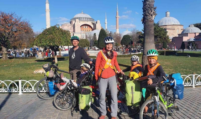 Bisikletleriyle Avrupa ve Asya turuna çıkan Fransız aile Konya'da