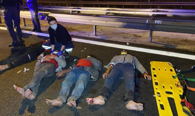 Büyükçekmece'de ticari taksi yakıt tankerine çarptı: 2'si ağır 10 yaralı