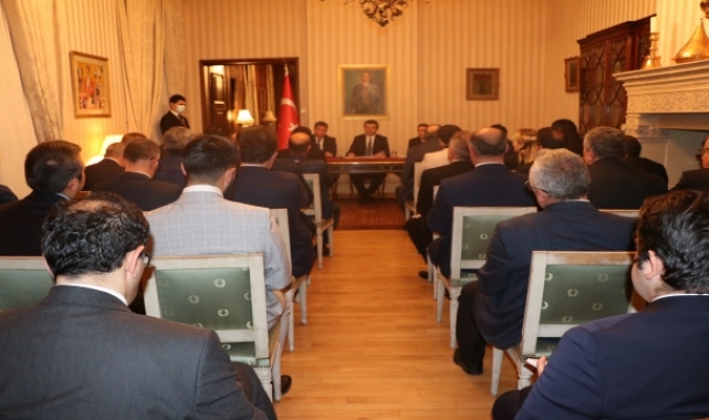 Dışişleri Bakan Yardımcısı Kıran, Paris'te STK temsilcileriyle bir araya geldi: