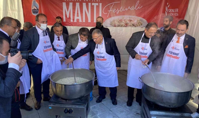 Esenler Belediyesi 20 bin kişiye mantı dağıttı