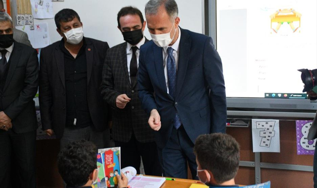İnegöl Belediyesi Öğrencileri Kitapla Buluşturuyor