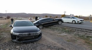 İYİ Parti Genel Başkanı Akşener'in konvoyunda kaza