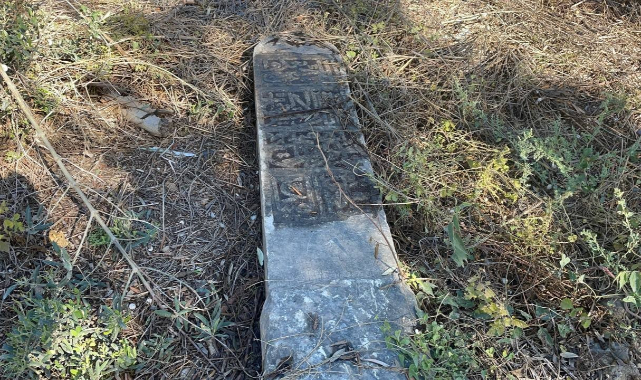 Karton toplayıcısı tarlada Osmanlı eserleri buldu