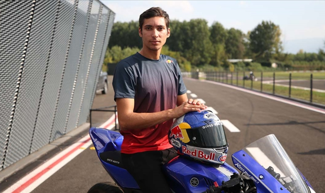 Milli motosikletçi Toprak Razgatlıoğlu, Dünya Superbike şampiyonu oldu