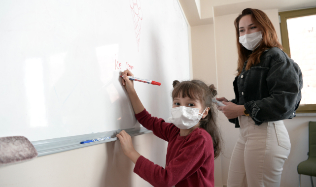 Öğrenciler için ücretsiz İngilizce etüt