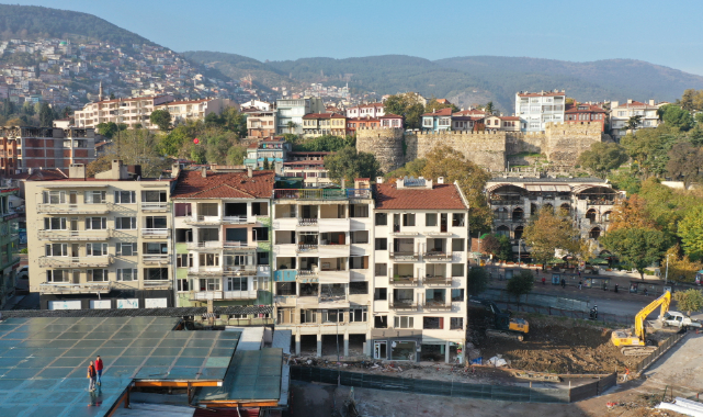Tarihin önündeki engeller kalkıyor