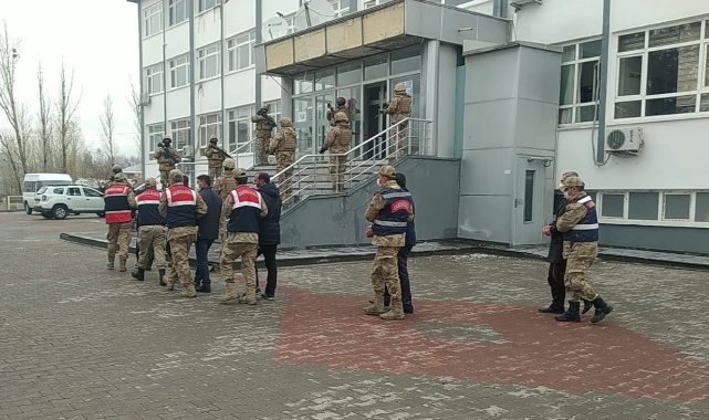 Terör örgütü PKK’ya fon sağlayan 8 kişiye gözaltı
