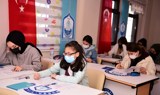 Yıldırım Belediyesi'nden üniversite adaylarına destek