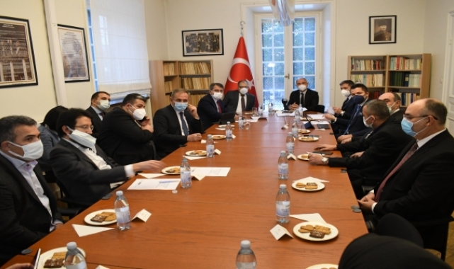 AK Parti Genel Başkan Yardımcısı Ala, İsveç'te Türk STK temsilcileriyle görüştü