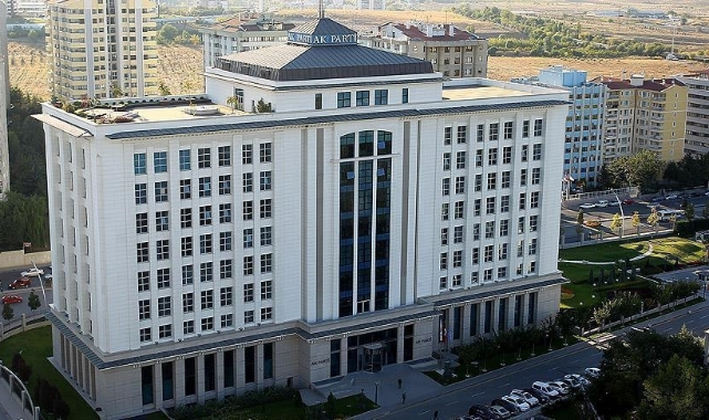 AK Parti'li belediye başkanları kampa giriyor