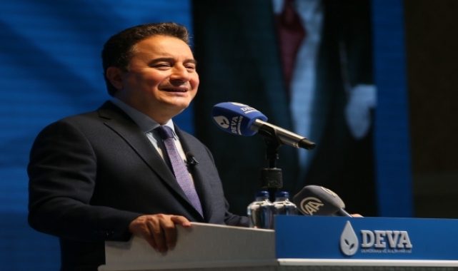 Babacan, Çanakkale'de partisinin ilçe kongresinde konuştu: