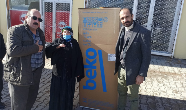 Başkale'deki selzedelere beyaz eşya yardımı yapıldı