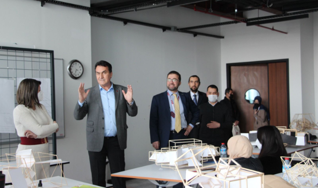 Başkan Dündar, OSTİM Teknik Üniversitesi'ni ziyaret etti