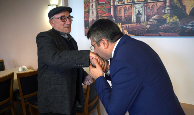 Başkan Yılmaz’dan ilkokul öğretmenine sürpriz