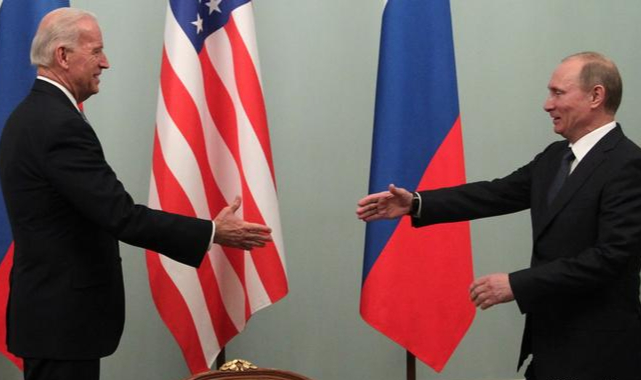 Biden ile Putin arasındaki Ukrayna görüşmesi başladı