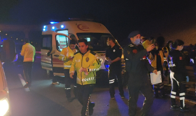 Bursa'da iki otomobilin çarpışması sonucu 3 kişi öldü, 2 kişi yaralandı