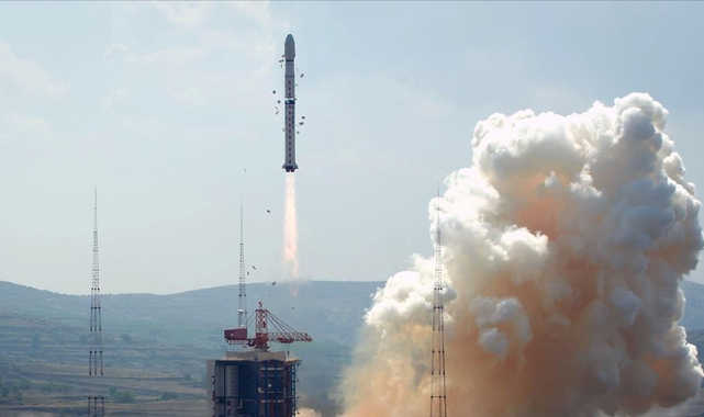 Çin, Ceres-1 roketiyle 5 küçük uydu fırlattı