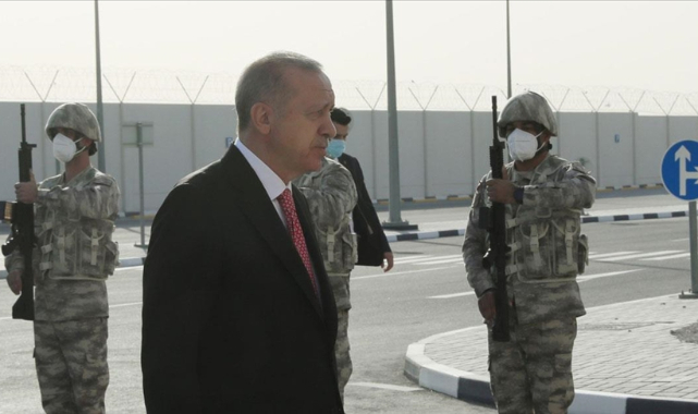 Cumhurbaşkanı Erdoğan Katar-Türk Birleşik Müşterek Kuvvet Komutanlığı’nı ziyaret etti