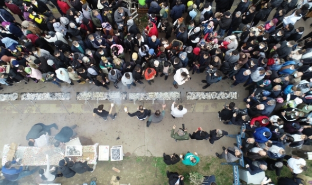 Düzce'de hamsi festivalinde 5 ton balık tüketildi