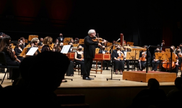 Efsane müzisyen Gidon Kremer, Cem Mansur ile CRR'de sahne aldı
