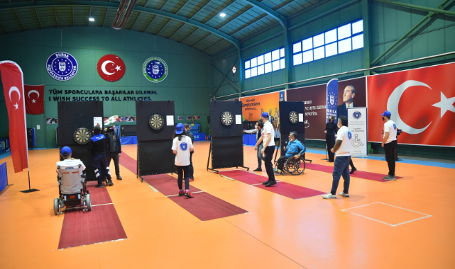 Engelleri Dart Turnuvası’yla aştılar
