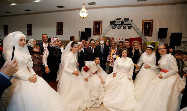 Engelli gençlerin gelinlik hayali gerçek oldu