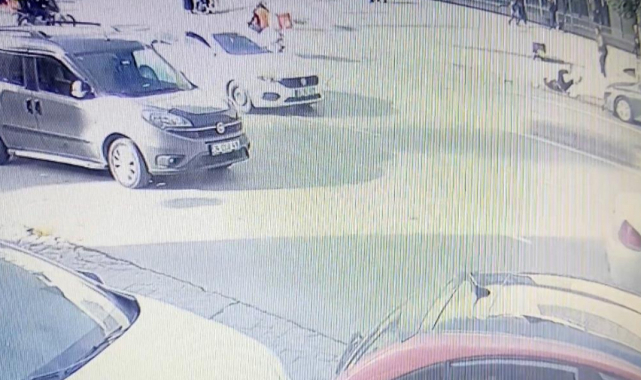 İstanbul'da korkunç kaza kamerada: 17 yaşındaki genç takla atıp 15 metre sürüklendi
