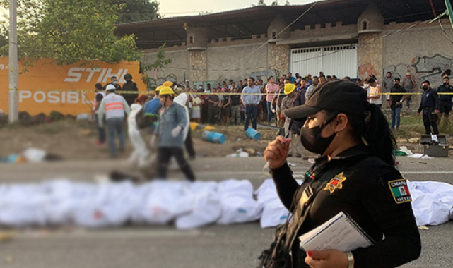 Meksika'da göçmenleri taşıyan kamyon kaza yaptı: 54 ölü, 115 yaralı