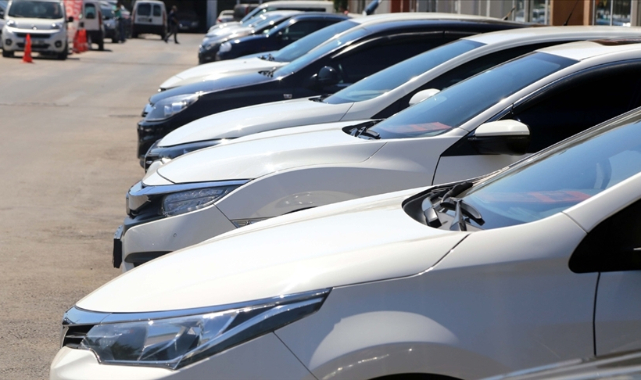Otomobilde fiyatlar düştü! Satışlar durdu