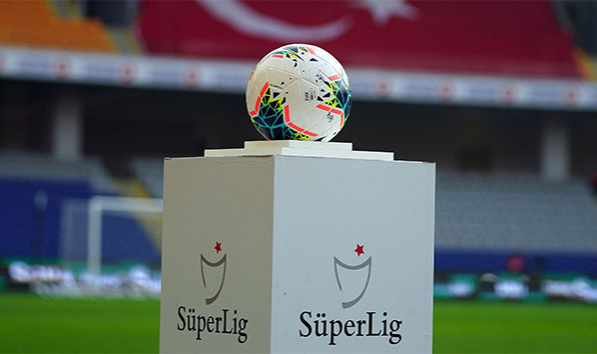 Süper Lig'de 15 haftada 11 teknik adam gönderildi
