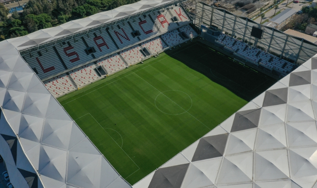 Süper Lig'de ilk golün atıldığı stat 'Alsancak Mustafa Denizli' ismiyle kapılarını açıyor