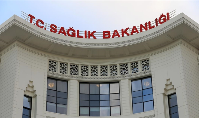 Türkiye'de son 24 saatte 347 bin 232 Kovid-19 testi yapıldı, 18 bin 561 kişinin testi pozitif çıktı, 176 kişi yaşamını yitirdi.