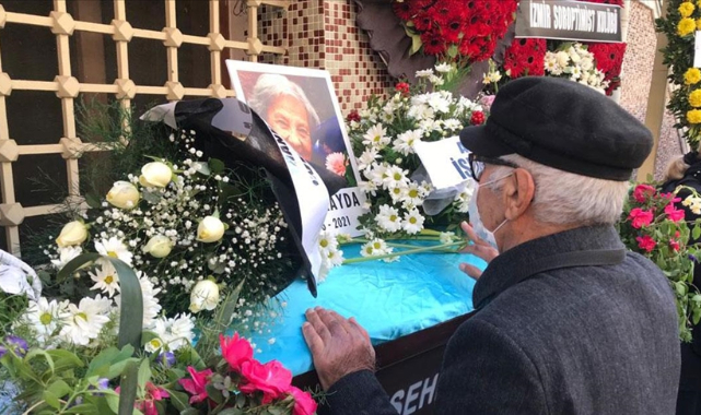 Türkiye'nin ilk kadın ortodontisti Ayşe Mayda son yolculuğuna uğurlandı