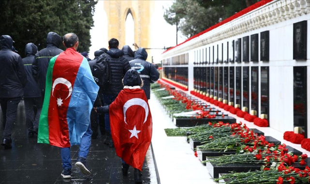 Azerbaycan'da 'Kanlı Ocak' kurbanları anılıyor