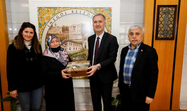Başkan Taban İnegöl'ün Adile Naşit'ini makamında ağırladı