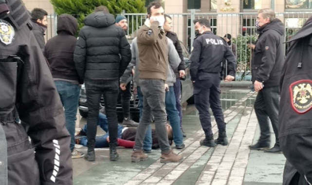 Çağlayan'da adliye önünde polise bıçaklı saldırı